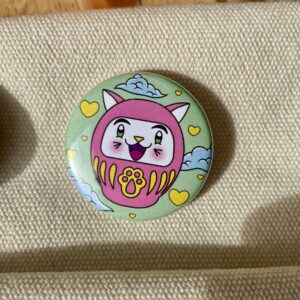 Badge Daruma rose - Collection Asia Mania