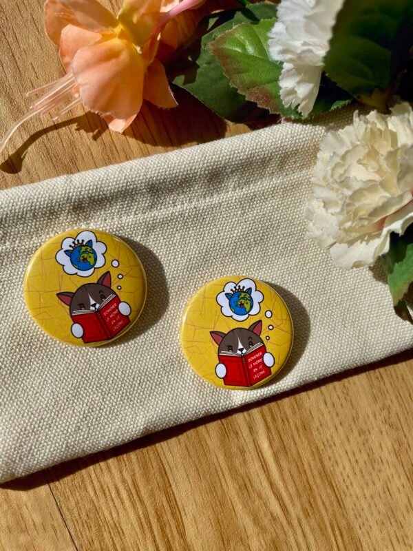 Badge rond Dominer le monde - Collection Moody Cat